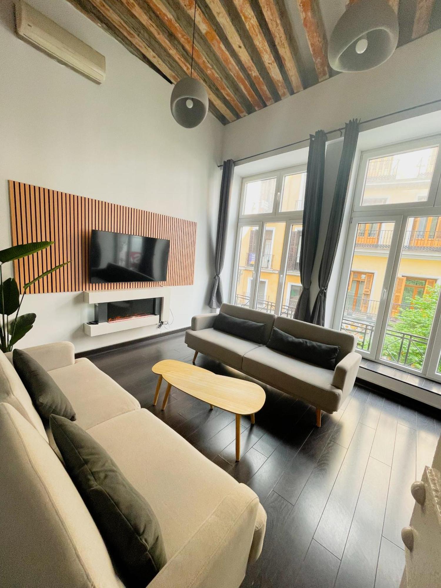 Carretas Duplex Exterior Derecha Apartment มาดริด ภายนอก รูปภาพ