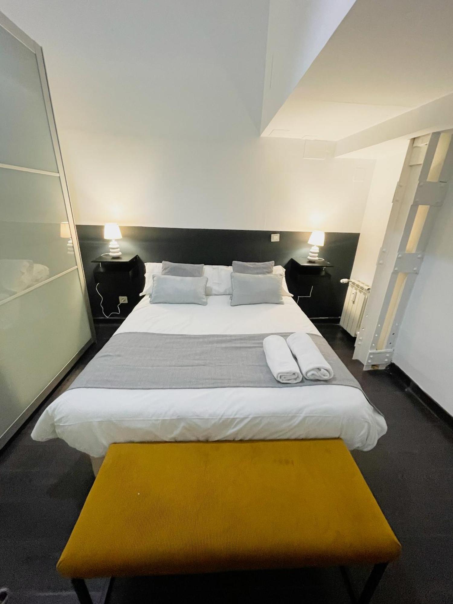 Carretas Duplex Exterior Derecha Apartment มาดริด ภายนอก รูปภาพ