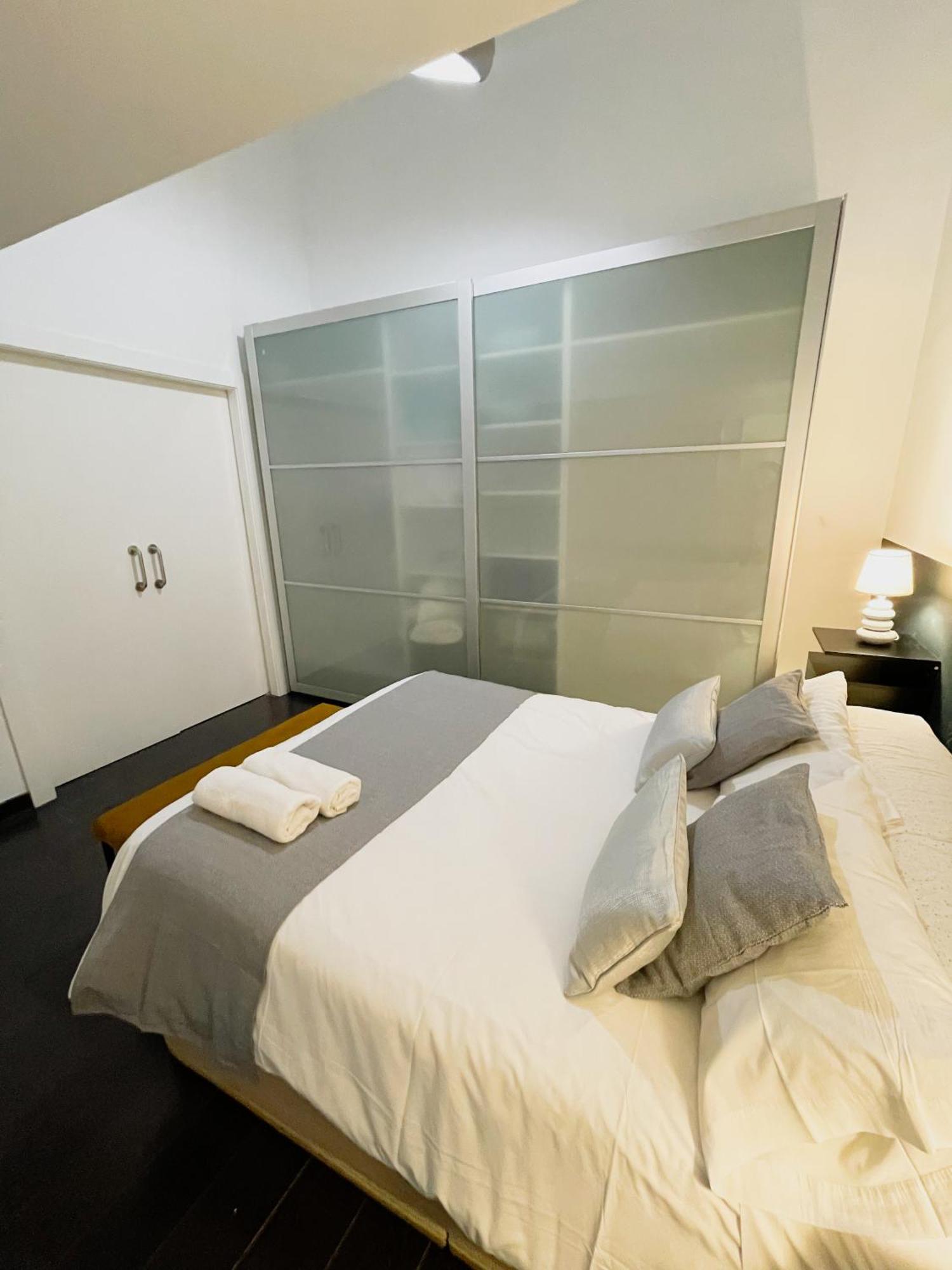 Carretas Duplex Exterior Derecha Apartment มาดริด ภายนอก รูปภาพ